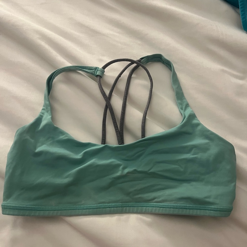 Green lululemon sports bra. Size 4 and great for workouts.